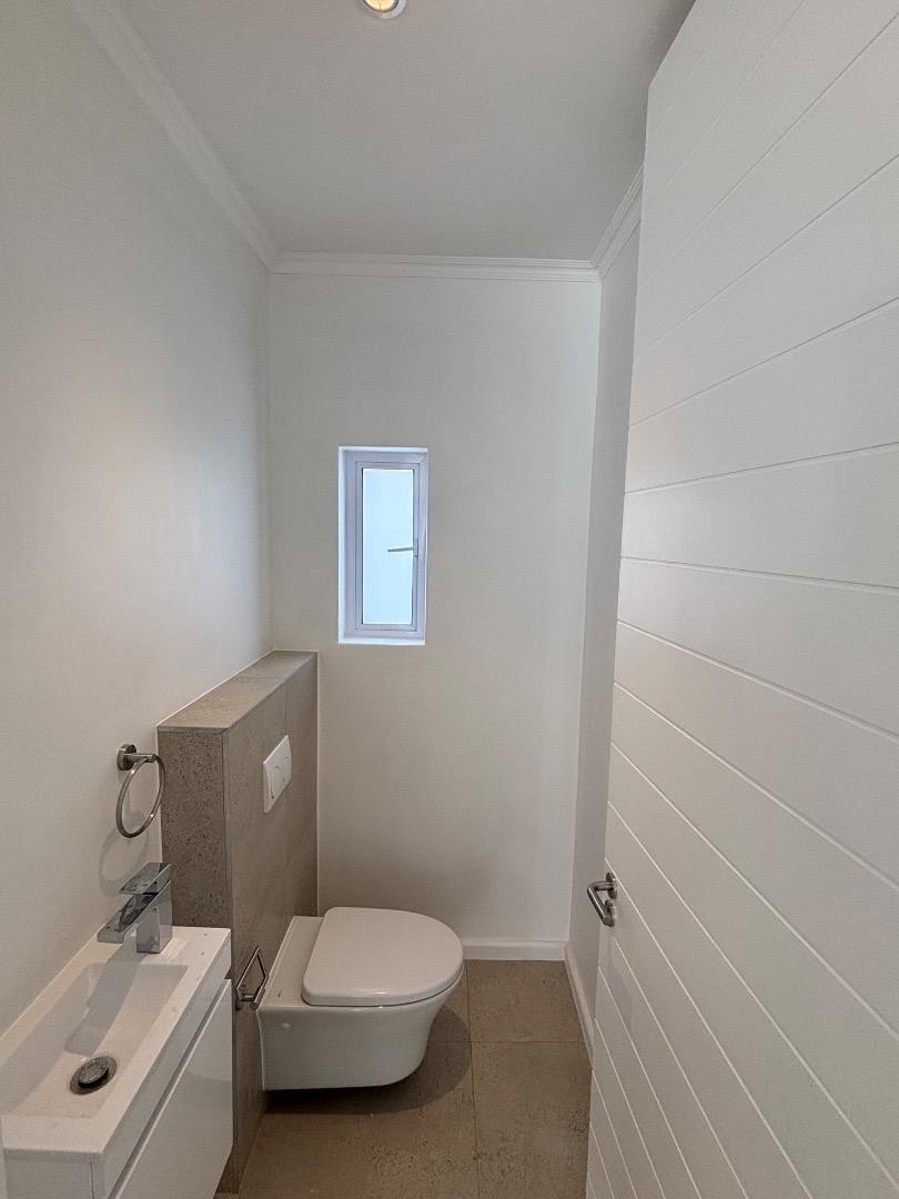To Let 2 Bedroom Property for Rent in Voliere Estate Western Cape
